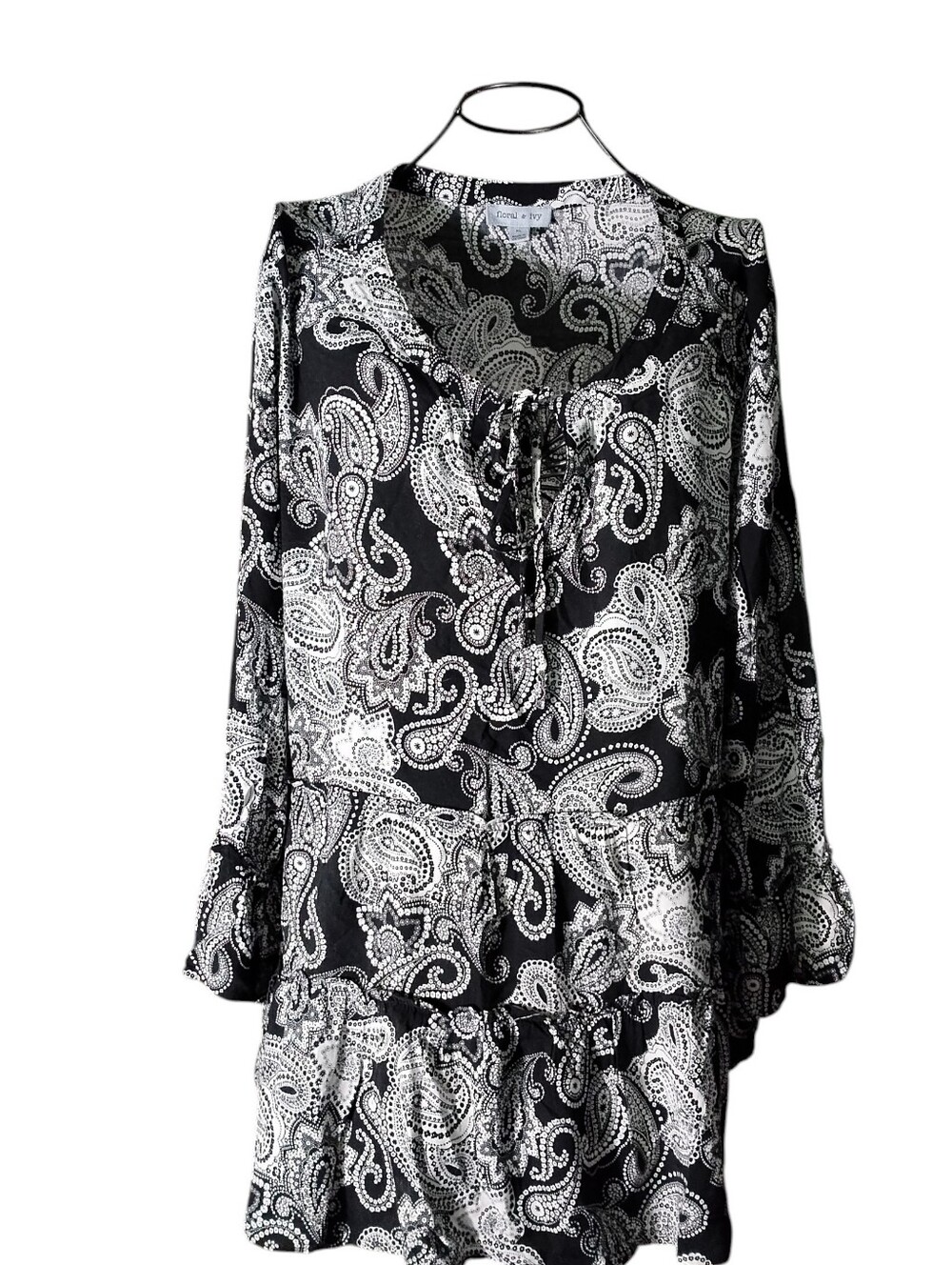 Floral & Ivy Black & White Paisley Peasant Top Size XL